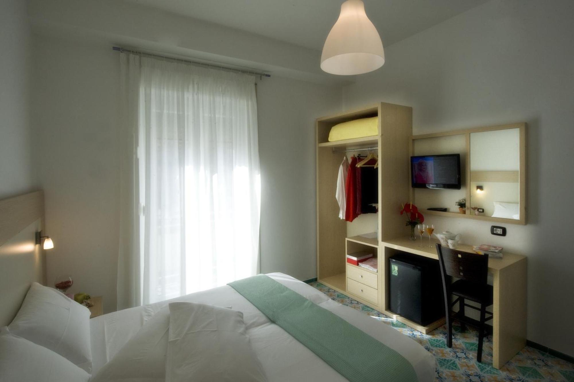Hotel Torre Di Milo