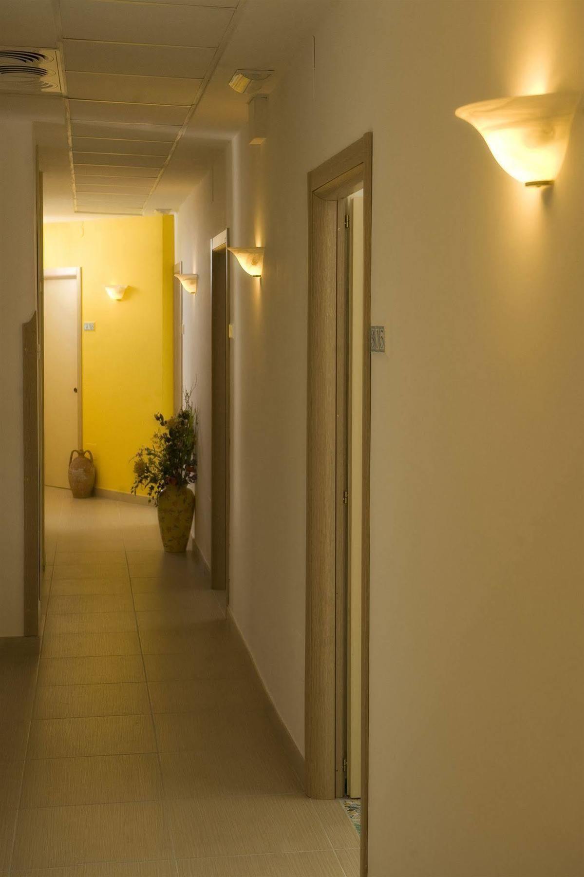 Hotel Torre Di Milo
